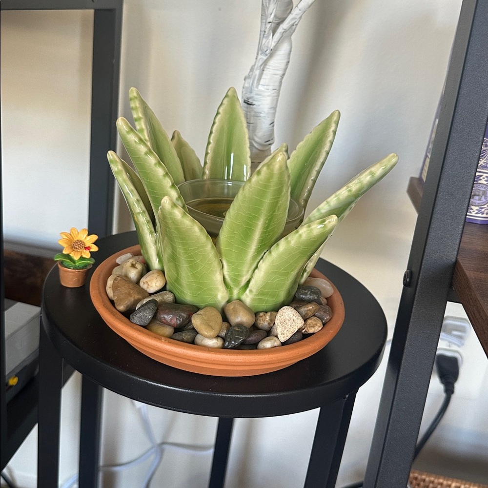 Scentsy Green Aloe Wax Warm with Planter